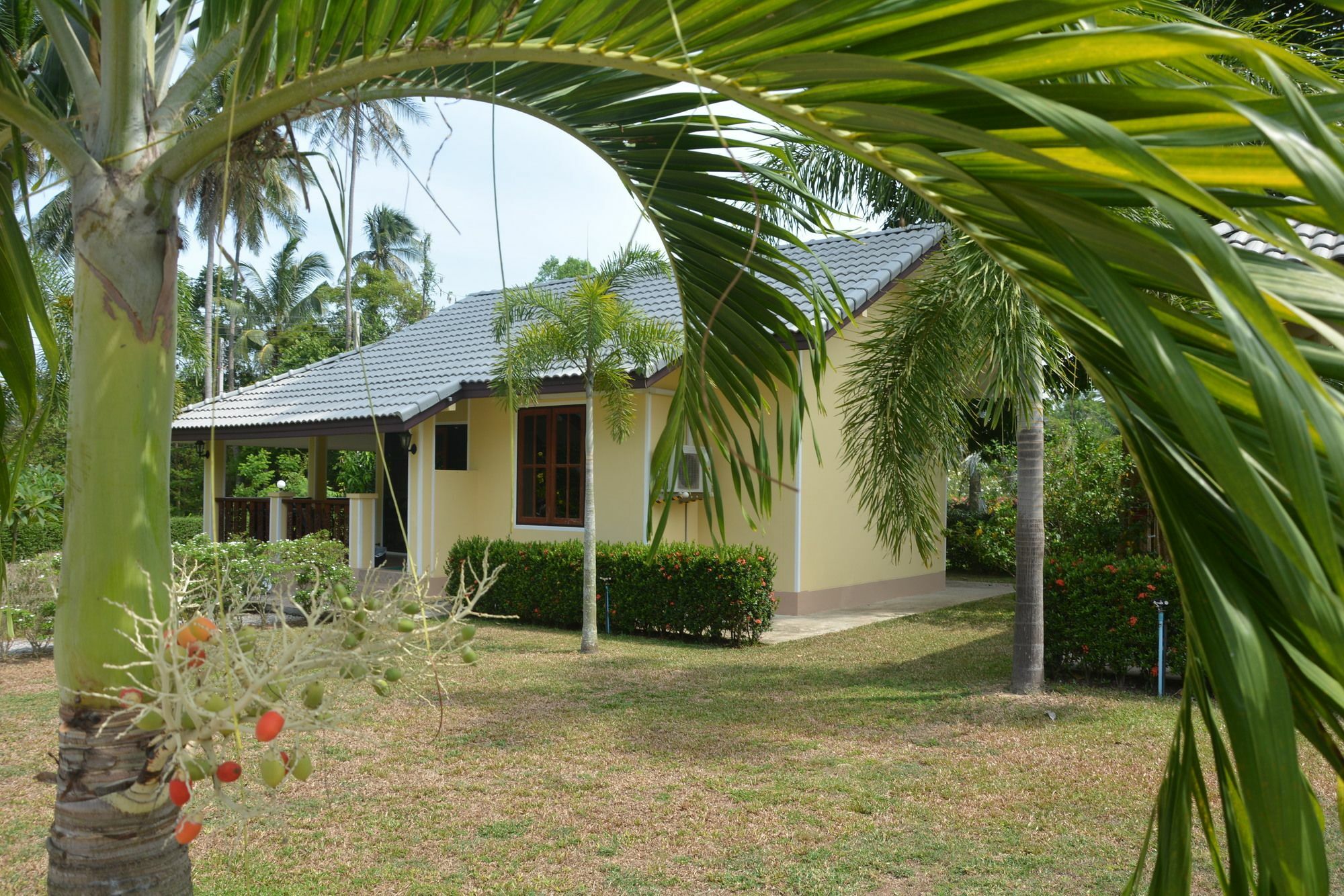 Apple Bungalows Bang Saphan Exteriör bild